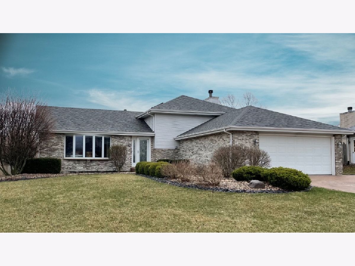 Homes Sold Royal Meadows New Lenox Illinois, 2590 Daniel Lewis