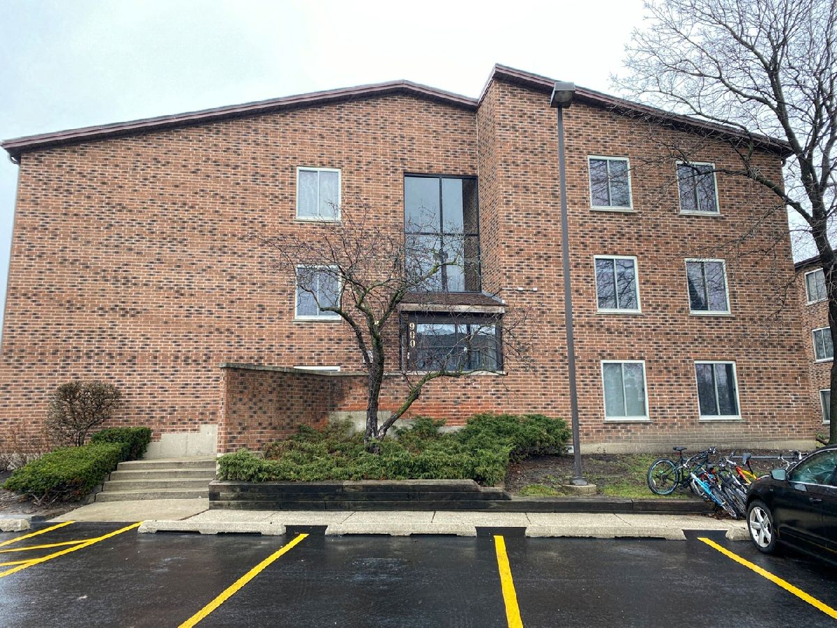 Condominiums Rented 12 Oaks Elk Grove Village Illinois, 900 Perrie