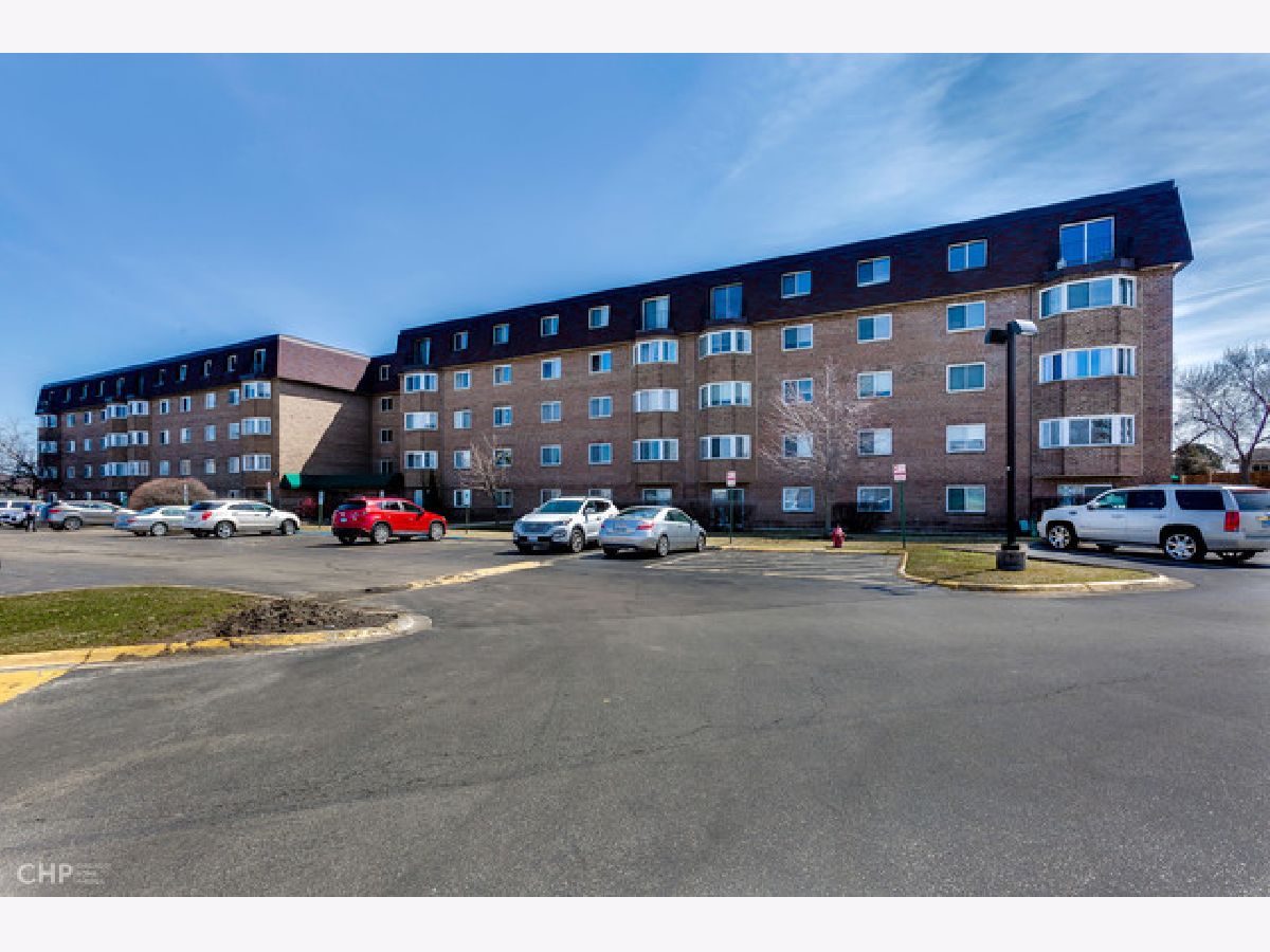 Condominiums Rented Town Square Schaumburg Illinois, 300 Roselle