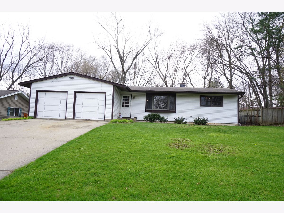 Homes Rented Lake Killarney Cary Illinois, 6517 Dublin