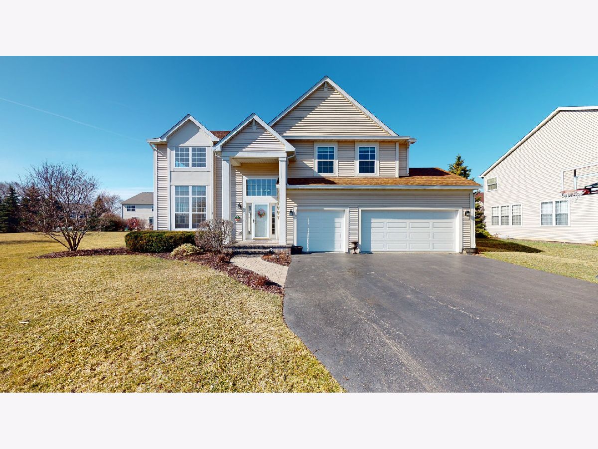 Homes Sold Natures Ridge Lindenhurst Illinois, 834 Greenwood