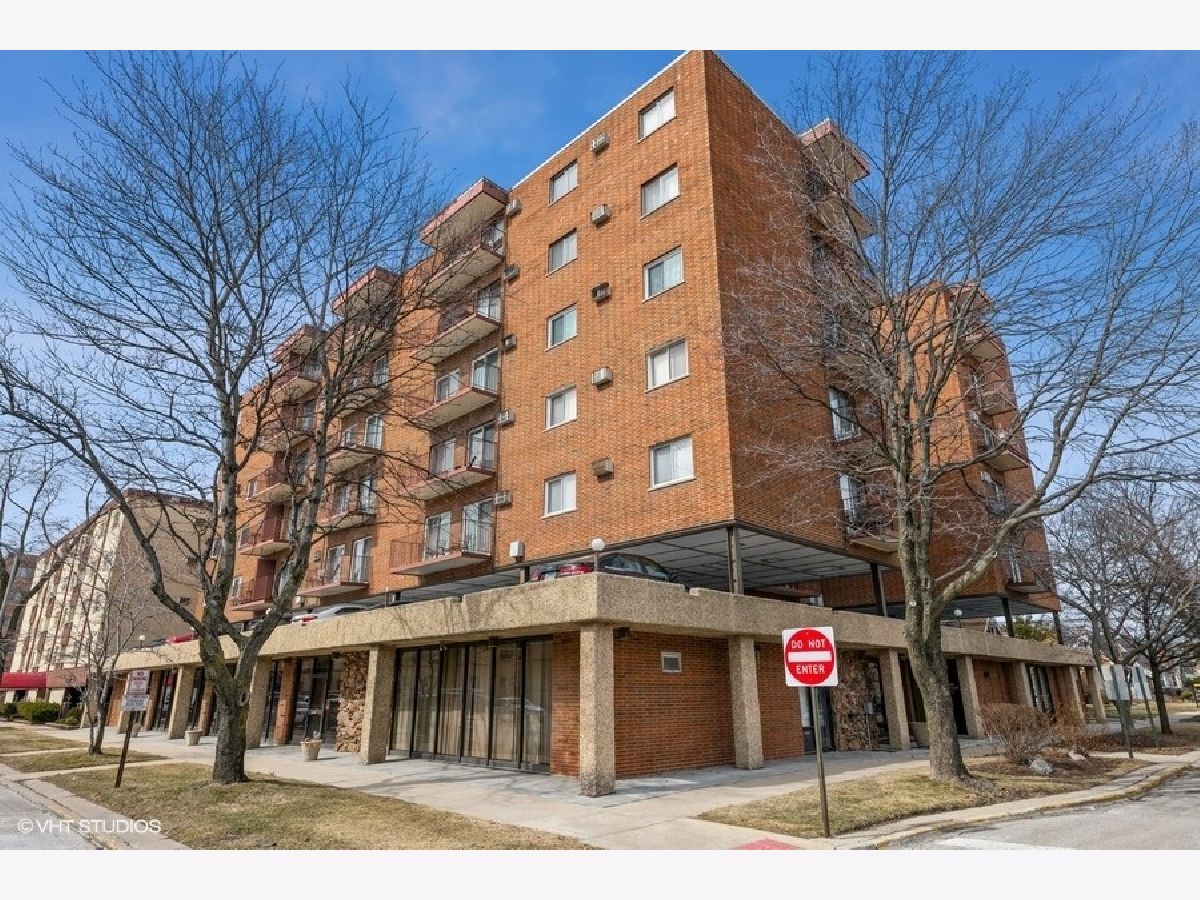 Condominiums Sold Elm Tower Elmwood Park Illinois, 7830 North