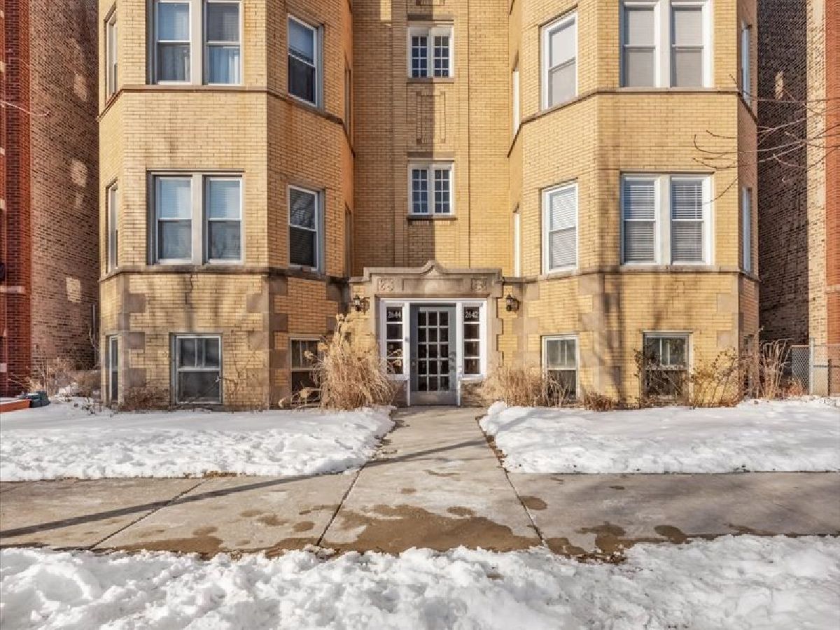 Homes & Condos & Townhomes Rented Budlong Woods Chicago Illinois, 2642 Winnemac