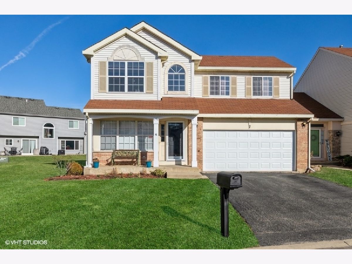 Homes & Townhomes & Condos Rented Spring Lake Farms Lake In The Hills Illinois, 7 Red Bud