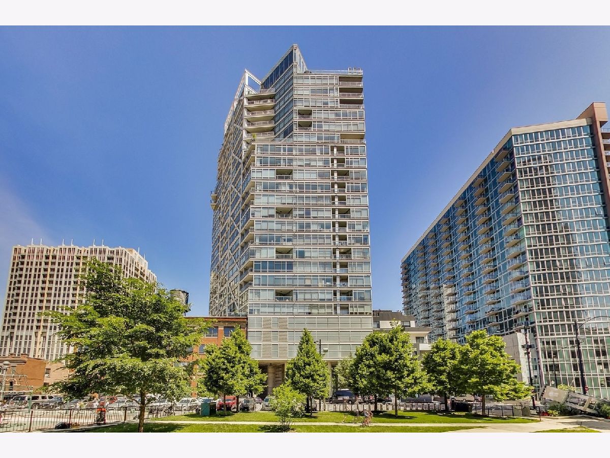 Condominiums Sold Erie On The Park Chicago Illinois, 510 Erie