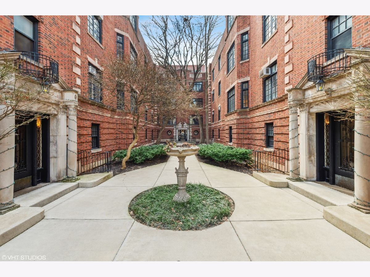 Condominiums Sold Aldine Court Chicago Illinois, 507 Aldine