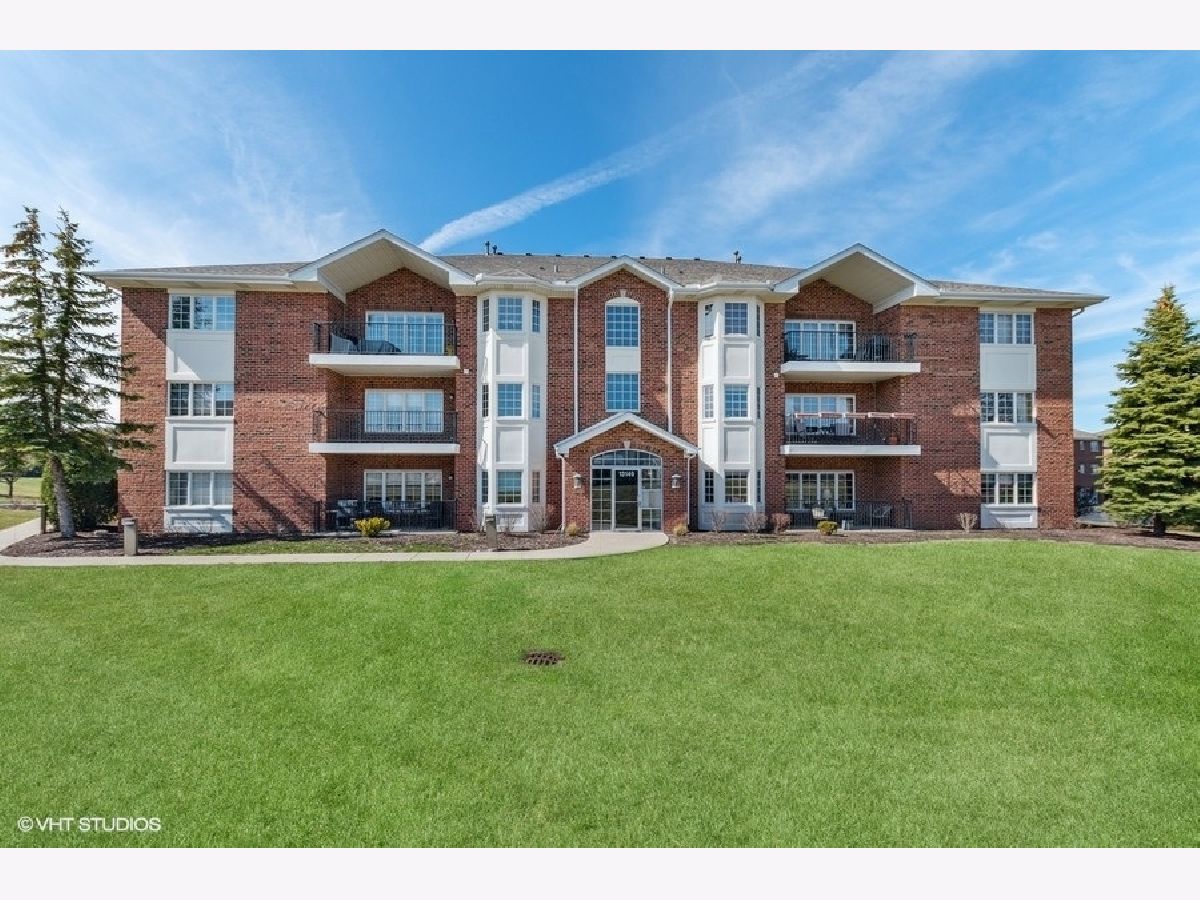 Condominiums Sold Laurel Glen Palos Heights Illinois, 13149 Forest Ridge