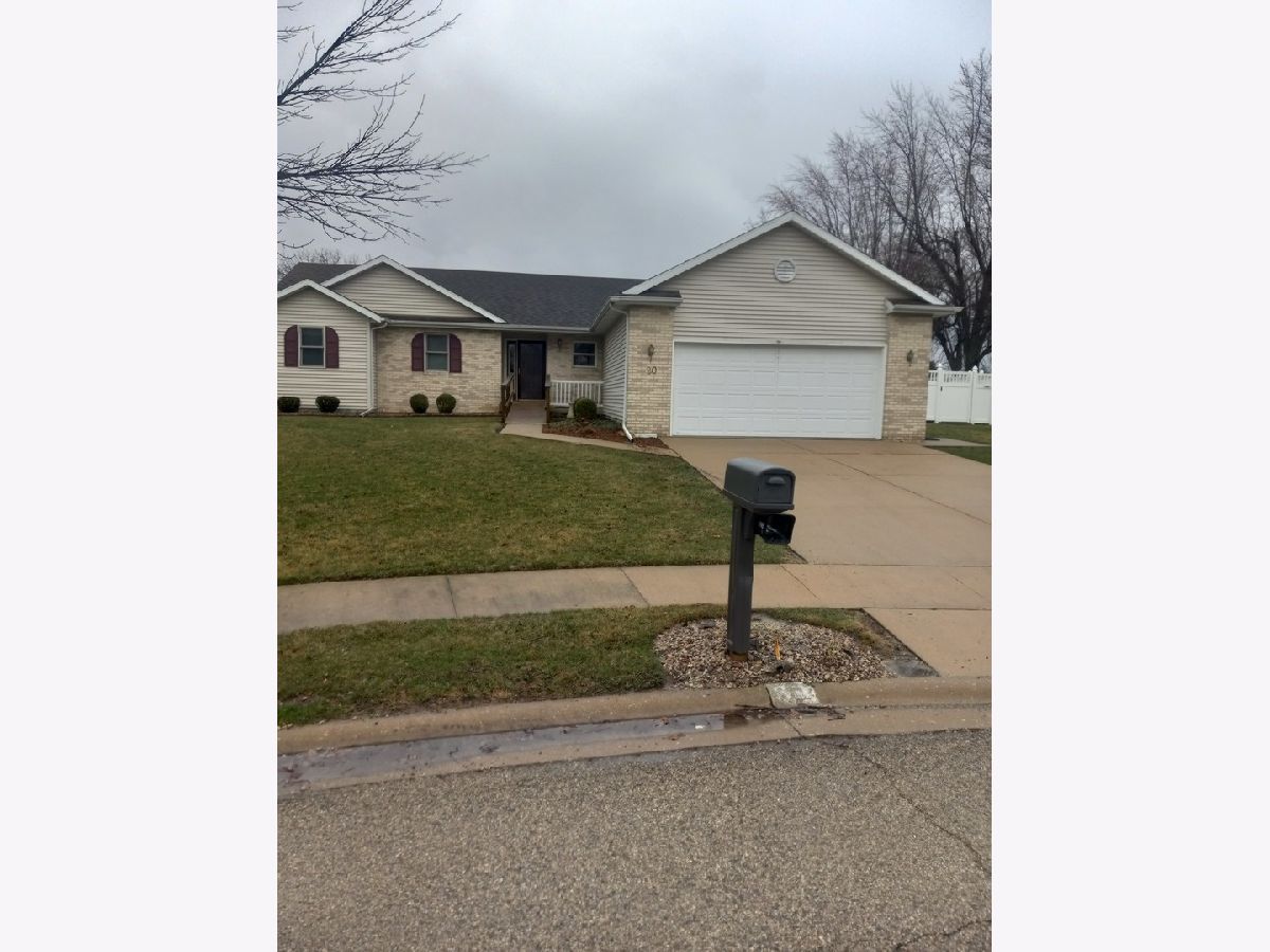 Homes & Condos & Townhomes Sold Sycamore Lakes Peru Illinois, 20 Ashland