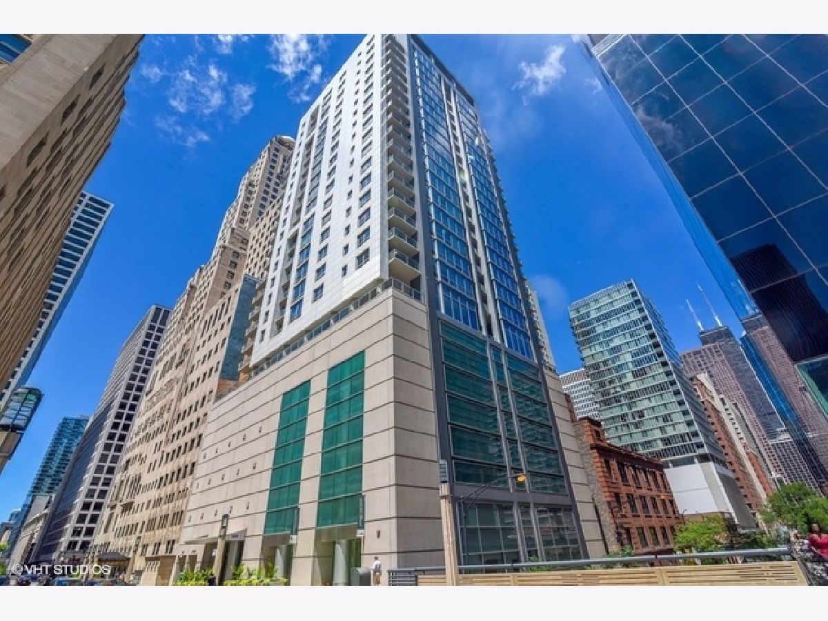 Condominiums Sold Avenue East Chicago Illinois, 160 Illinois