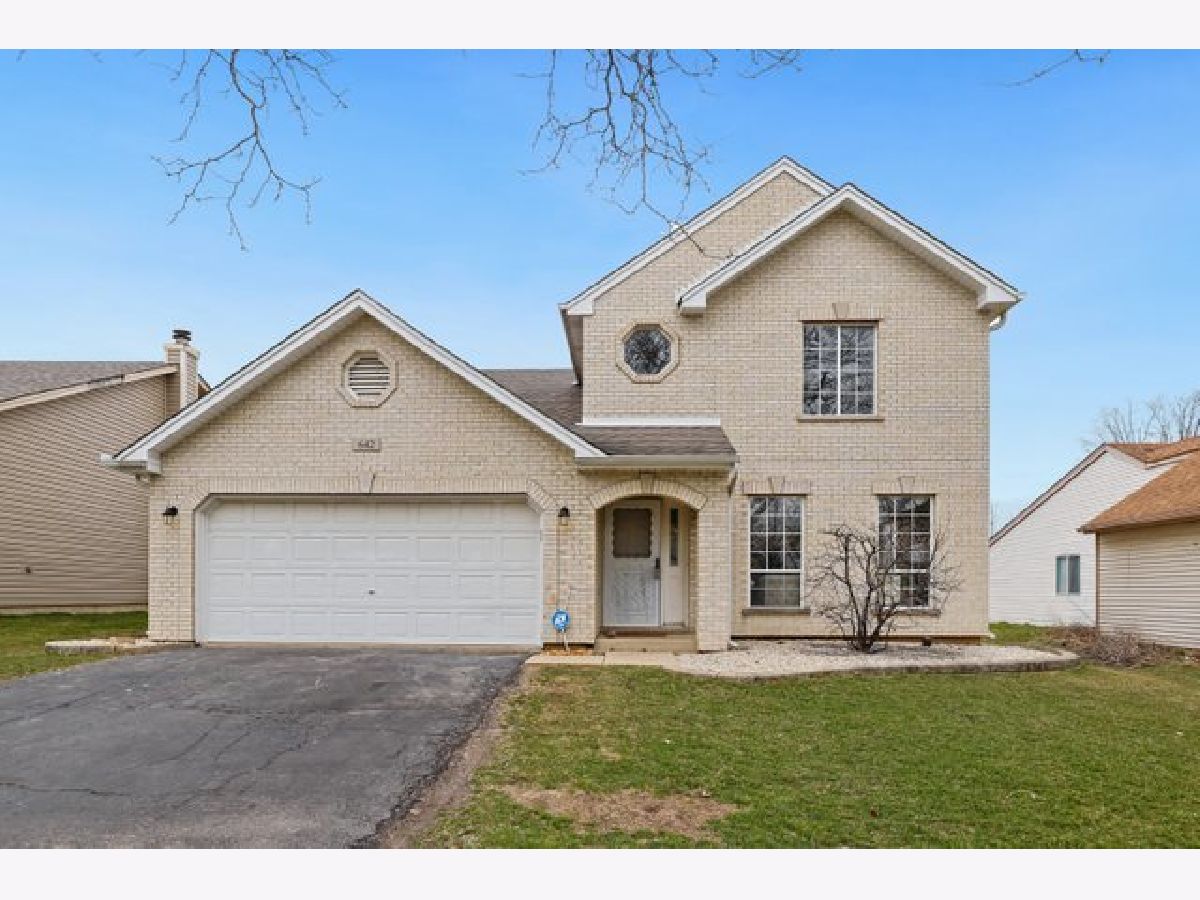 Homes & Condos & Townhomes Sold Summerhill Elgin Illinois, 642 Mariner