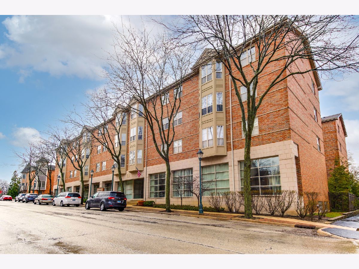 Condominiums Sold Thorngate Roselle Illinois, 57 Hattendorf