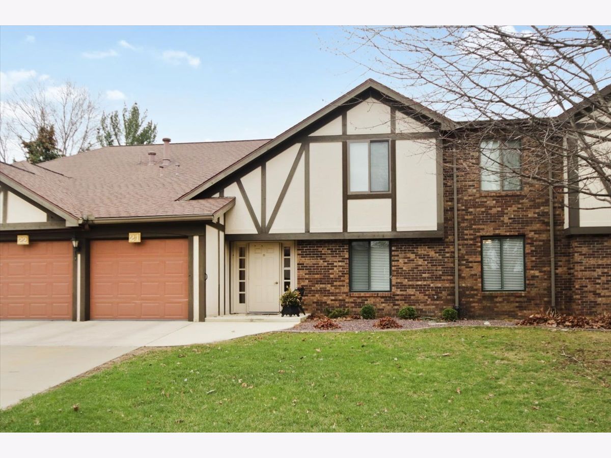 Condos & Townhomes Sold Brandywine Bloomington Illinois, 21 Brandywine