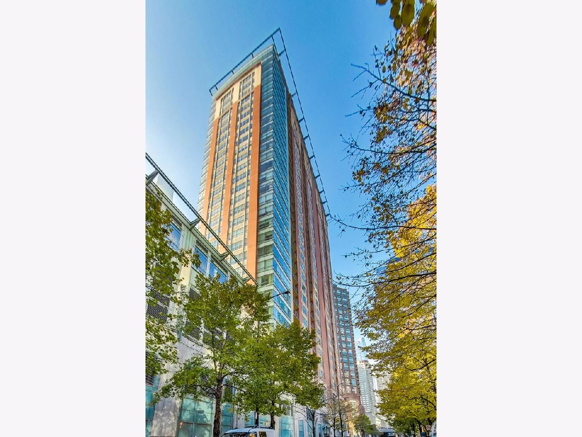 Condos & Townhomes Sold Riverview Condominiums Chicago Illinois, 415 North Water