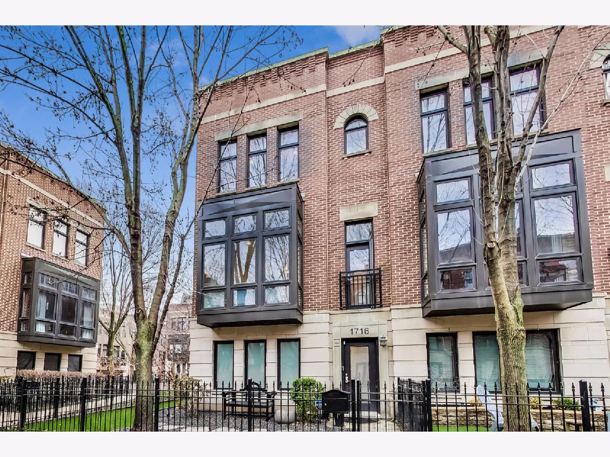 Townhomes & Condos & Homes Sold Columbia Place Chicago Illinois, 1716 Surf