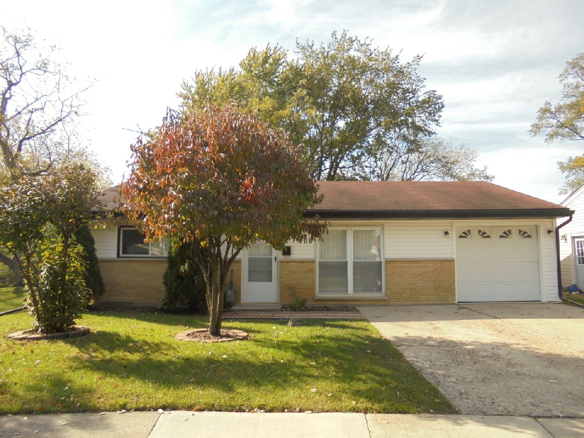 Homes Rented Meadowbrook West Wheeling Illinois, 408 Sunset