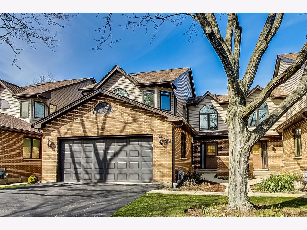 Townhomes & Homes Sold Arlington Grove Arlington Heights Illinois, 2116 Juniper
