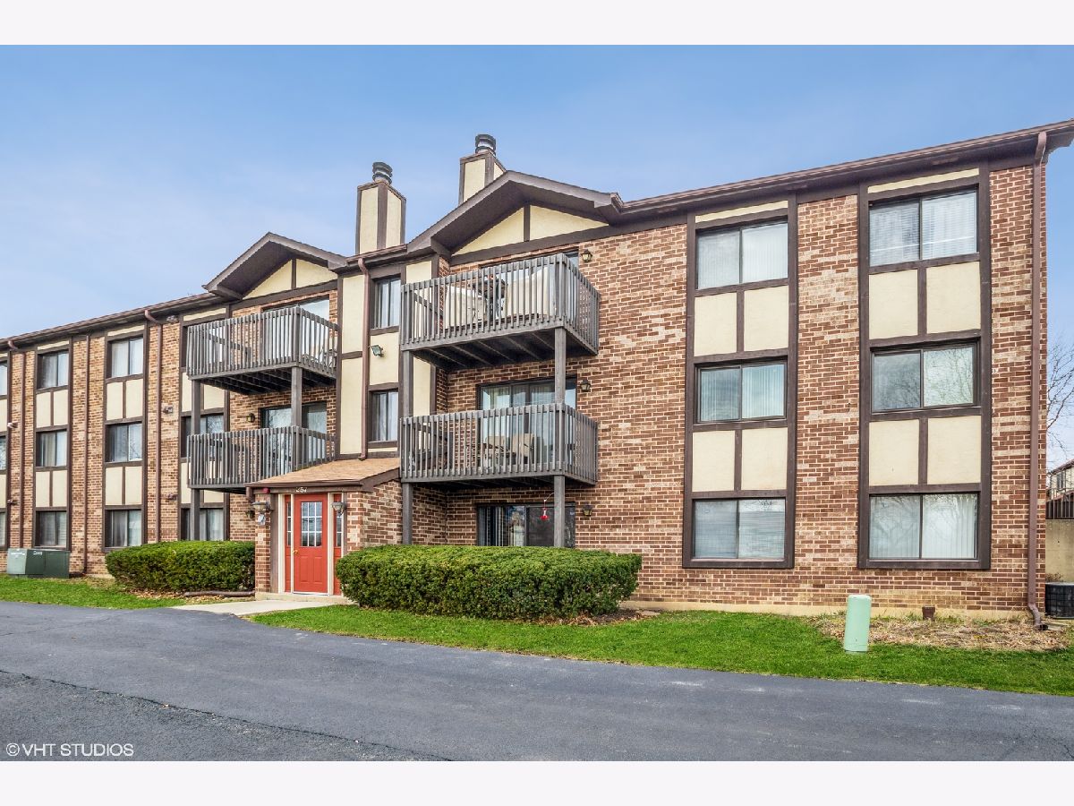 Condominiums Sold Willow Bridge Bloomingdale Illinois, 257 Stoneybrook