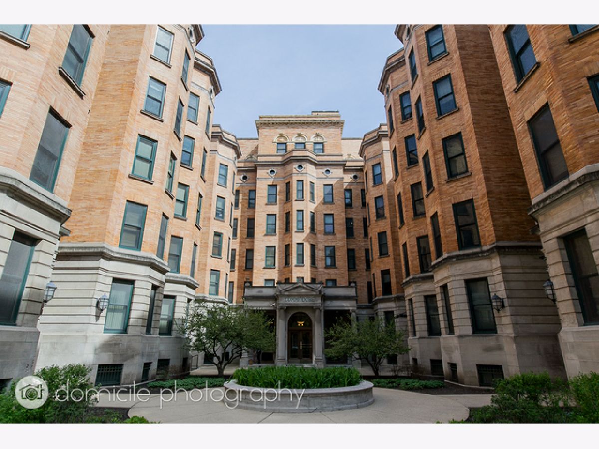Condominiums Rented Commodore Chicago Illinois, 550 Surf