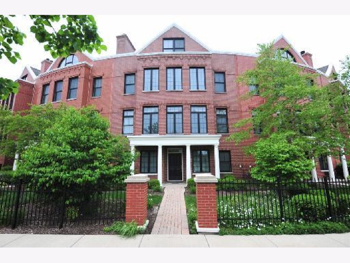 Townhomes Rented Tower Crossing Glenview Illinois, 2049 Valor