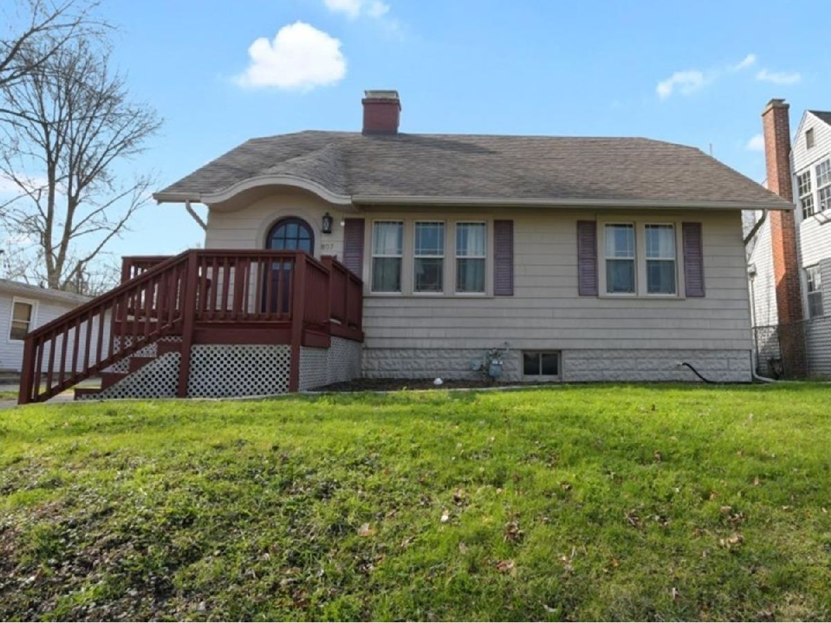 Homes Sold Maple Street Terrace Champaign Illinois, 807 Maple