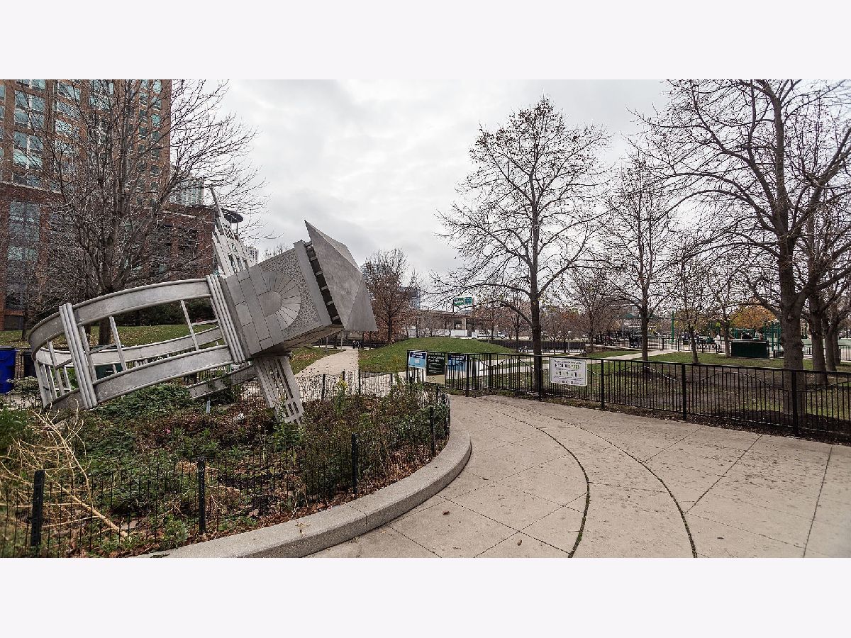 Condominiums Rented Admirals Pointe Chicago Illinois, 645 Kingsbury