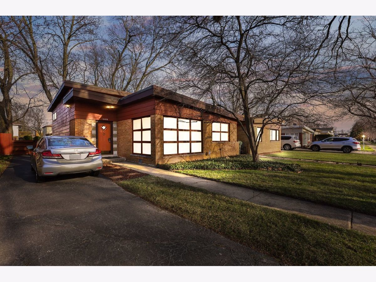 Homes Sold Almar Meadows Dolton Illinois, 15405 Dobson