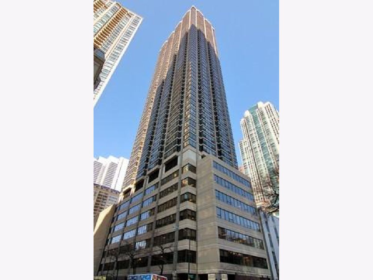 Condominiums Sold 30 E Huron Chicago Illinois, 30 Huron