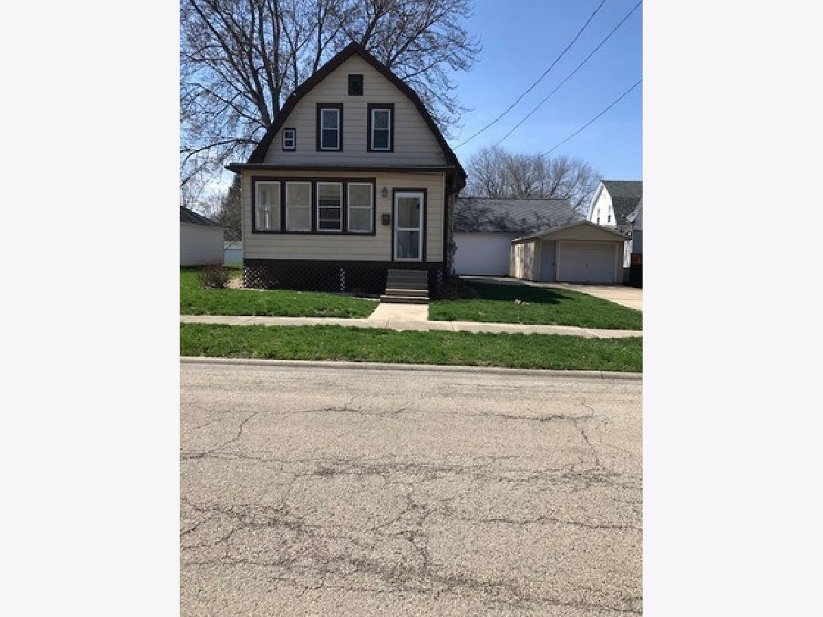  Rented Morrison Illinois, 503 Clinton