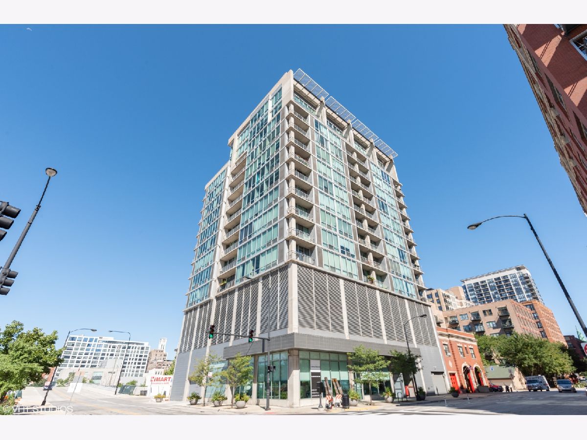 Condominiums Rented Platinum Tower Chicago Illinois, 700 Van Buren