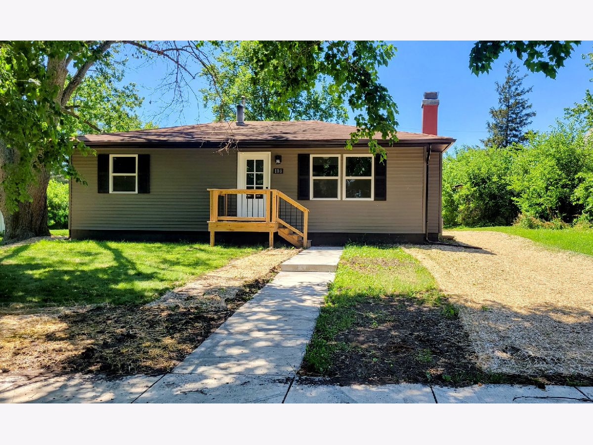  Sold Bellflower Illinois, 108 Vine