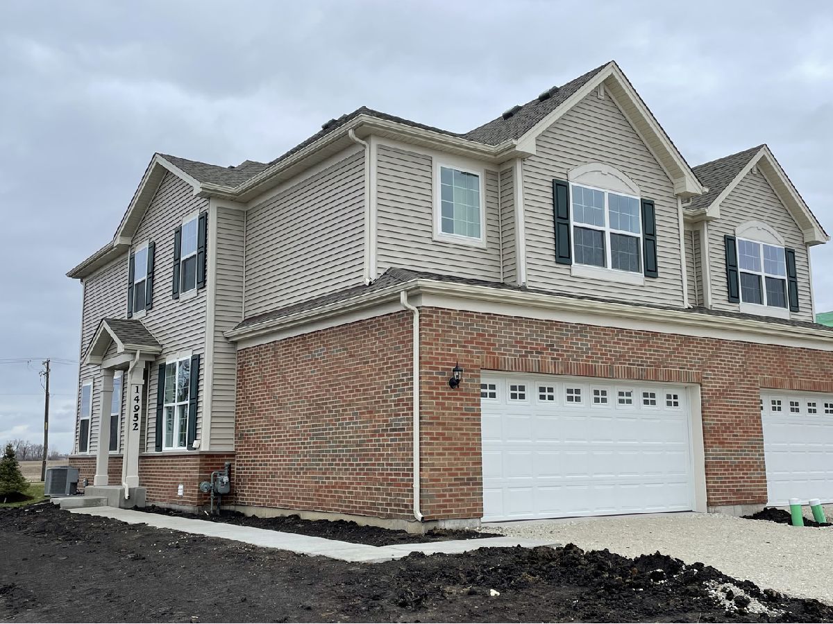 Condos & Townhomes & Homes Rented Stonegate Manhattan Illinois, 14952 Cyrus