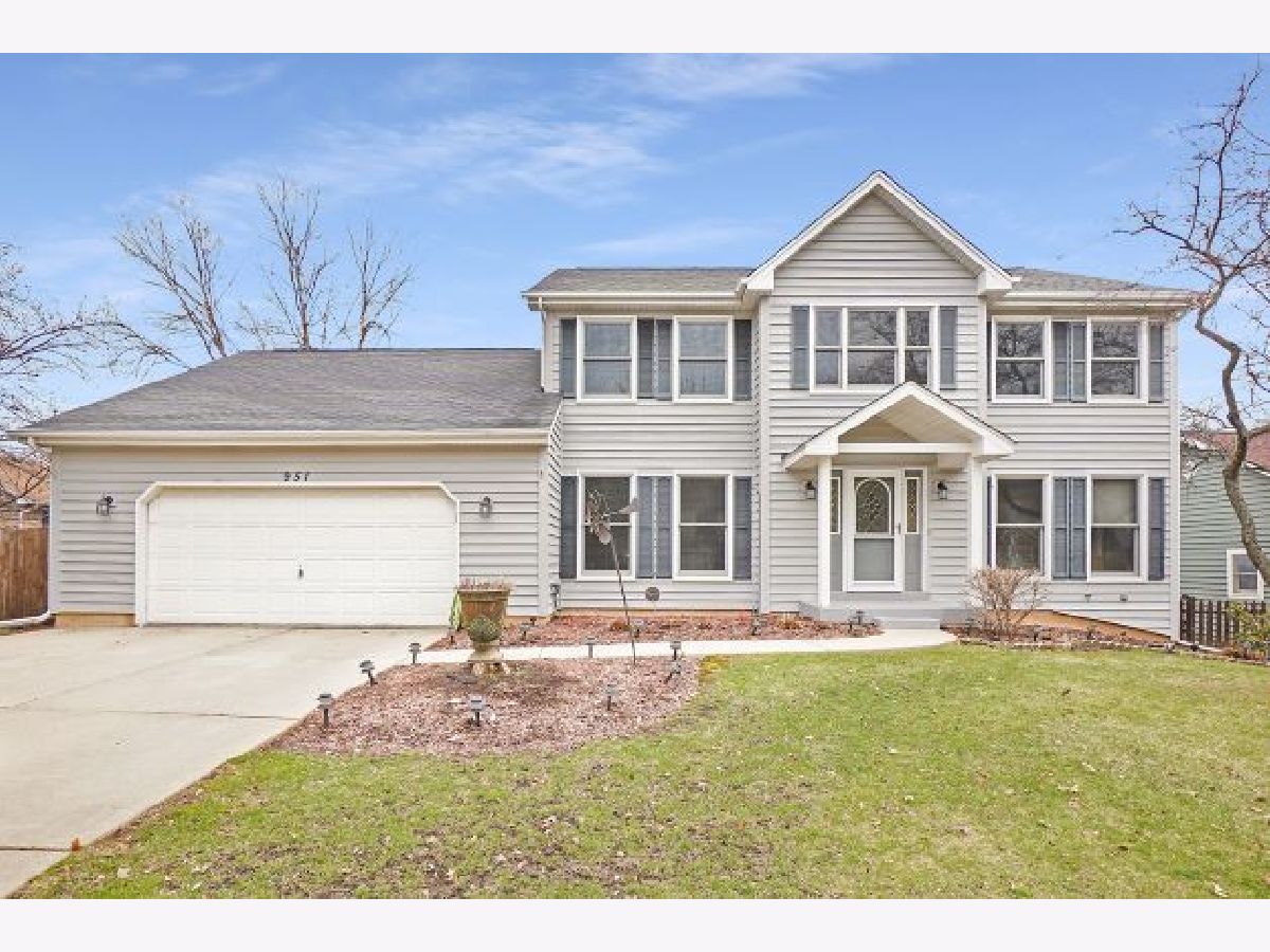 Homes & Condos & Townhomes Sold Highland Glen Elgin Illinois, 951 Glenmore