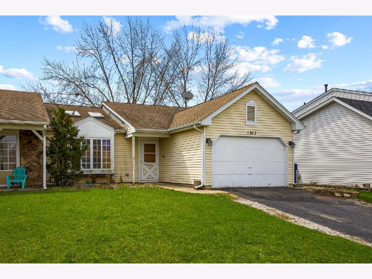 Condos & Townhomes Sold Parkwood Farms Elgin Illinois, 1303 Inverness