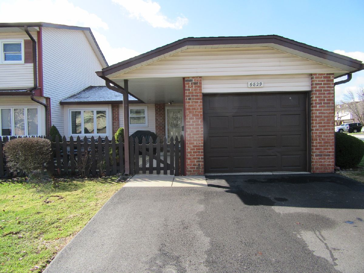 Townhomes & Condos & Homes Sold Brementowne Villas Tinley Park Illinois, 6829 Kingston