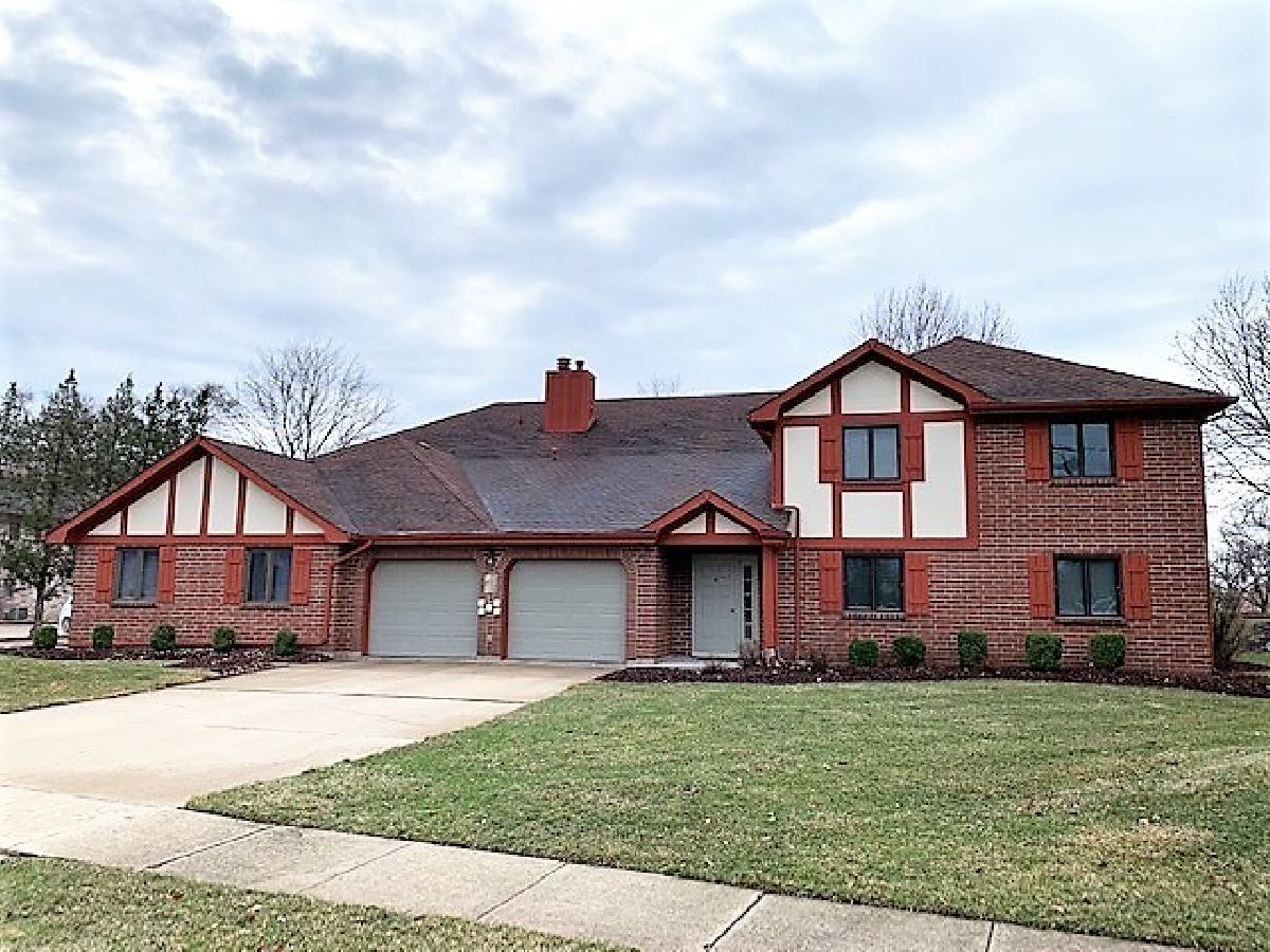 Homes & Condominiums Sold Lake Lawn Joliet Illinois, 1330 Buell