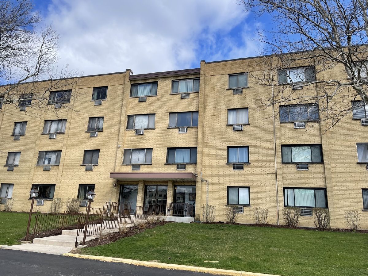 Condominiums Sold Country Club Condos Countryside Illinois, 6660 Brainard