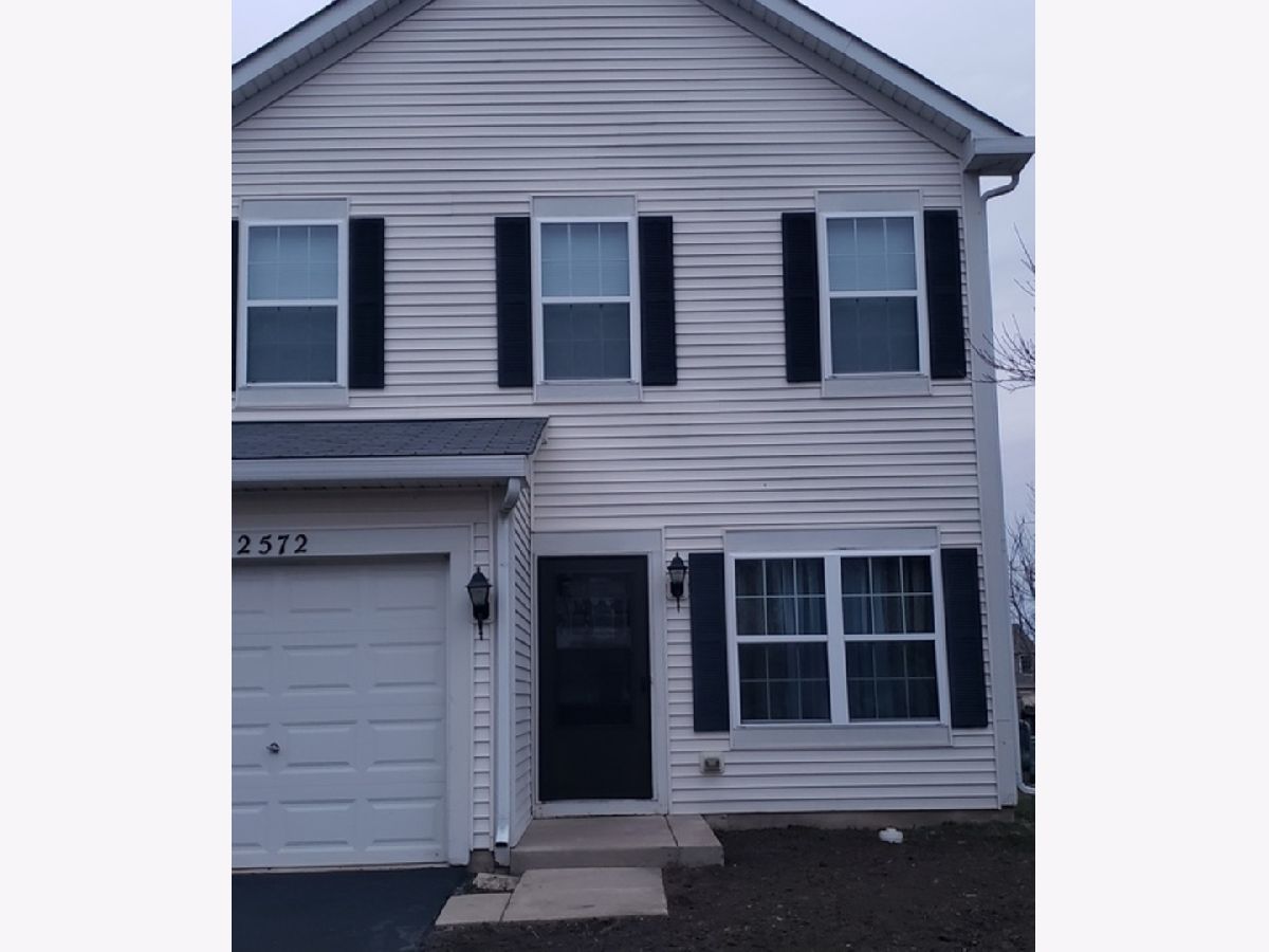 Townhomes & Homes Rented Lakewood Crossing Hampshire Illinois, 2572 Hearthstone