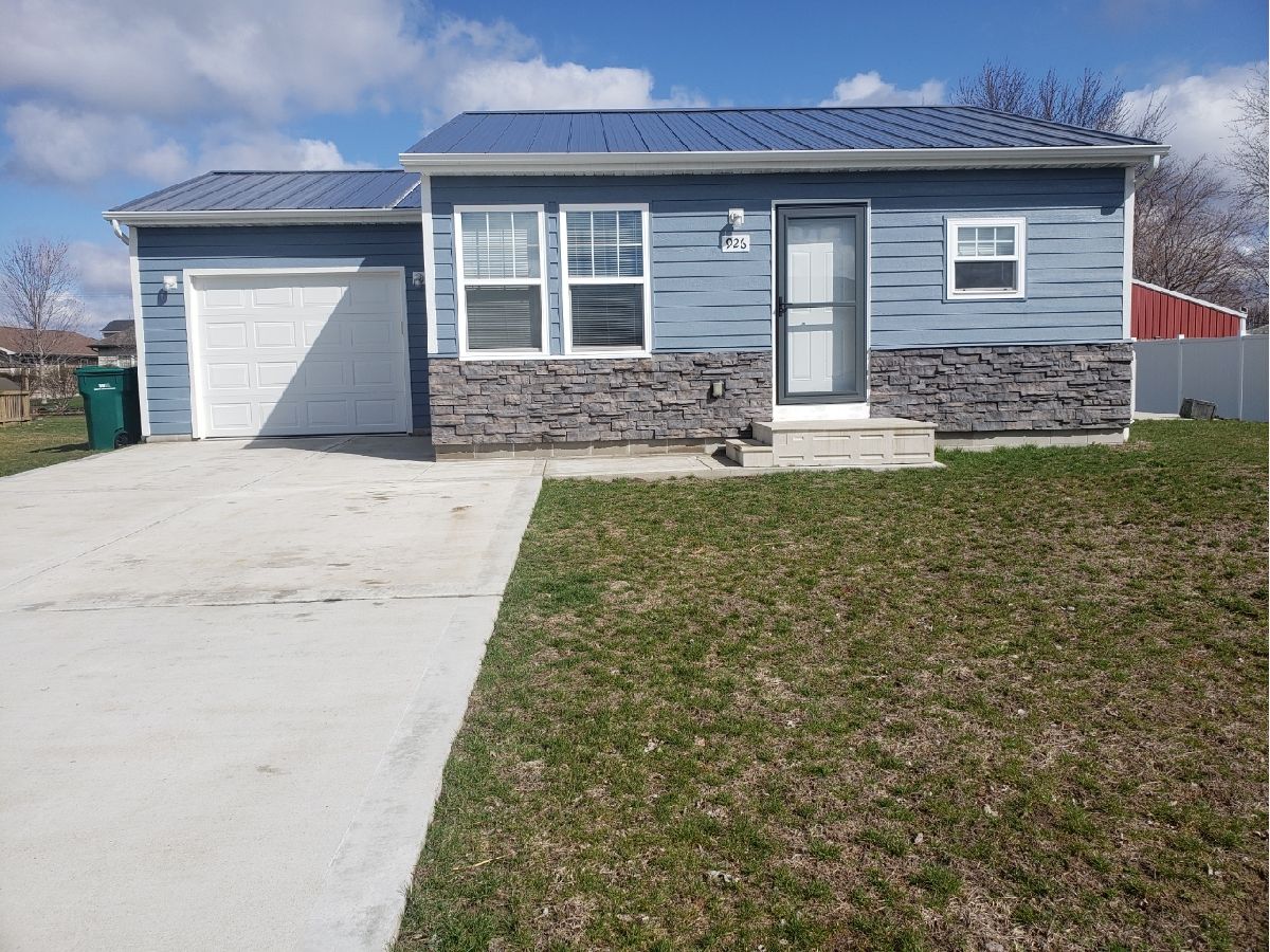Homes & Condos & Townhomes Sold Hickory Trails Braidwood Illinois, 926 Madison