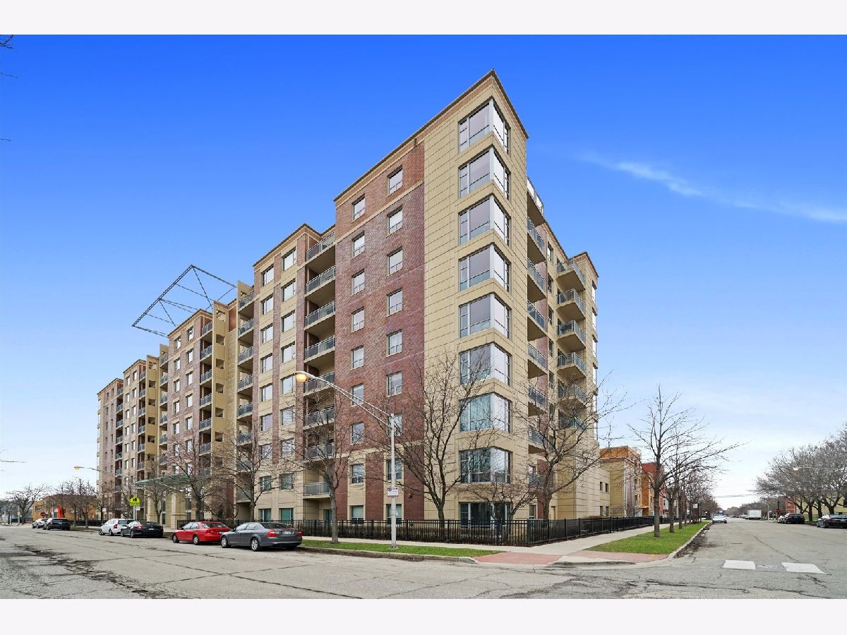 Condominiums Rented Westhaven Park Chicago Illinois, 100 Hermitage