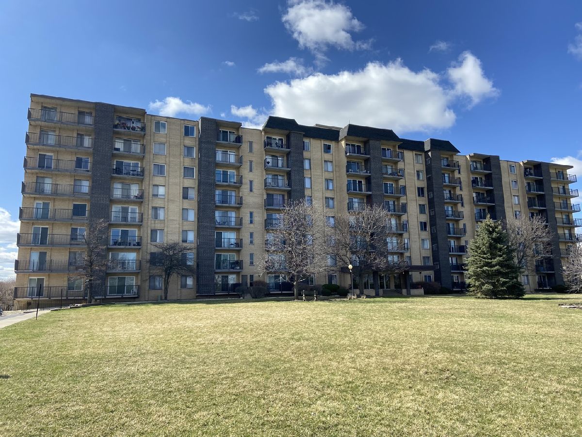 Condominiums Sold Terraces Downers Grove Illinois, 5400 Walnut