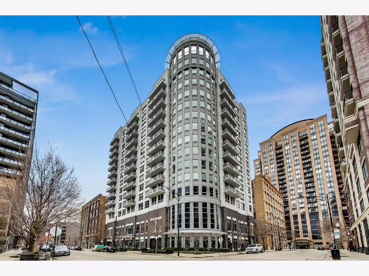 Condominiums Sold Huron Pointe Chicago Illinois, 421 Huron