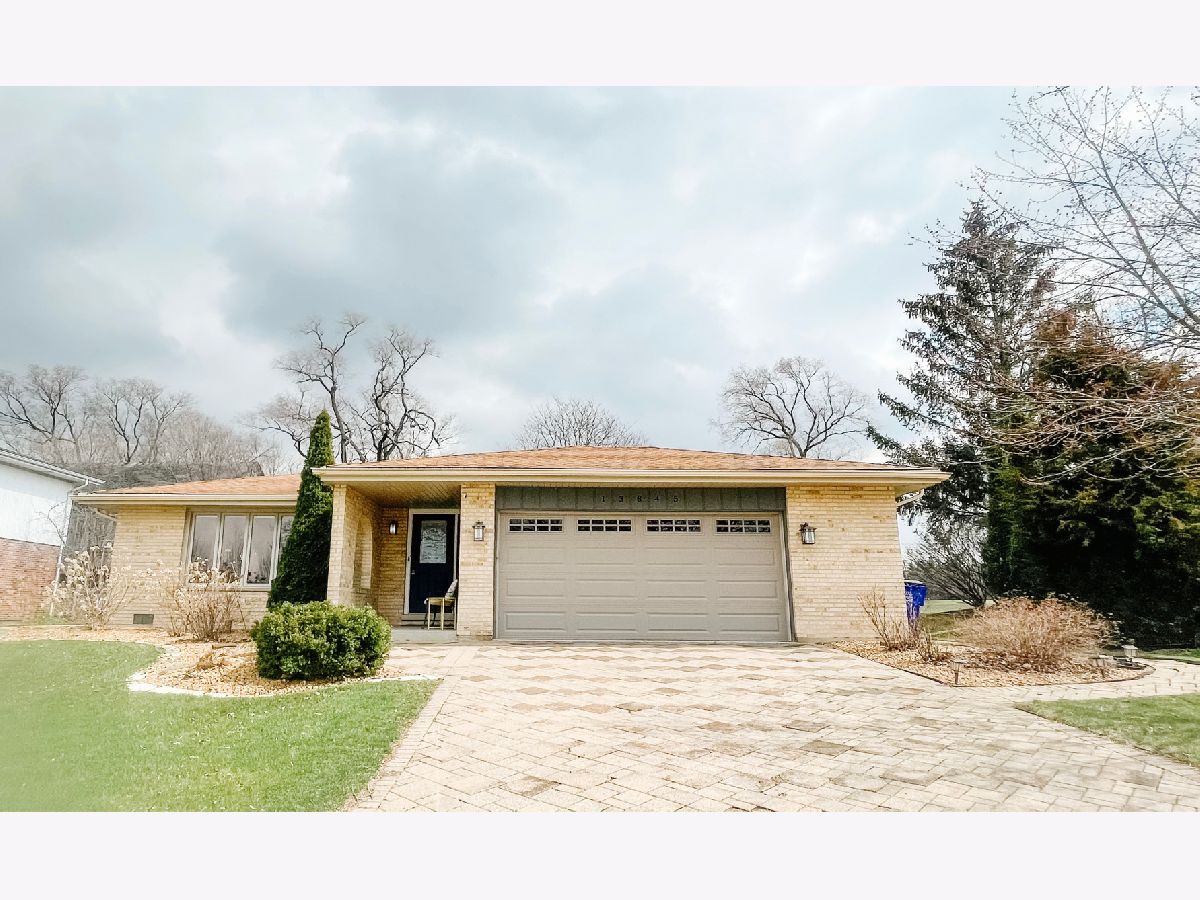 Homes Sold Pinewood North Orland Park Illinois, 13845 Mccabe