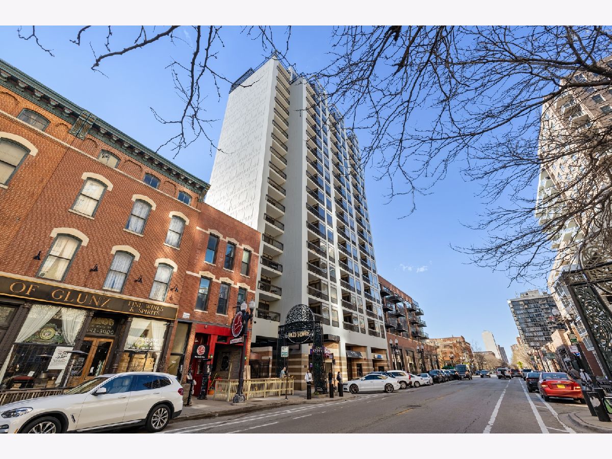 Condominiums Sold Neapolitan Chicago Illinois, 1212 Wells