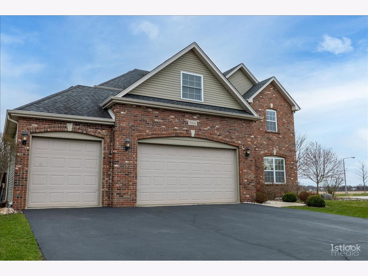 Homes Sold Blackberry Woods Yorkville Illinois, 844 Carly