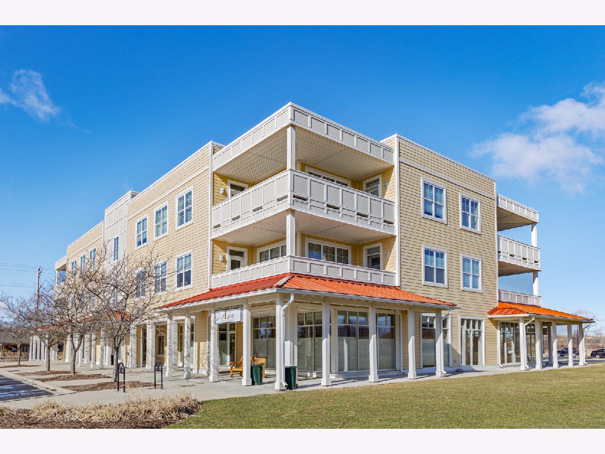 Condominiums Sold Station Square At Prairie Crossing Grayslake Illinois, 960 Harris