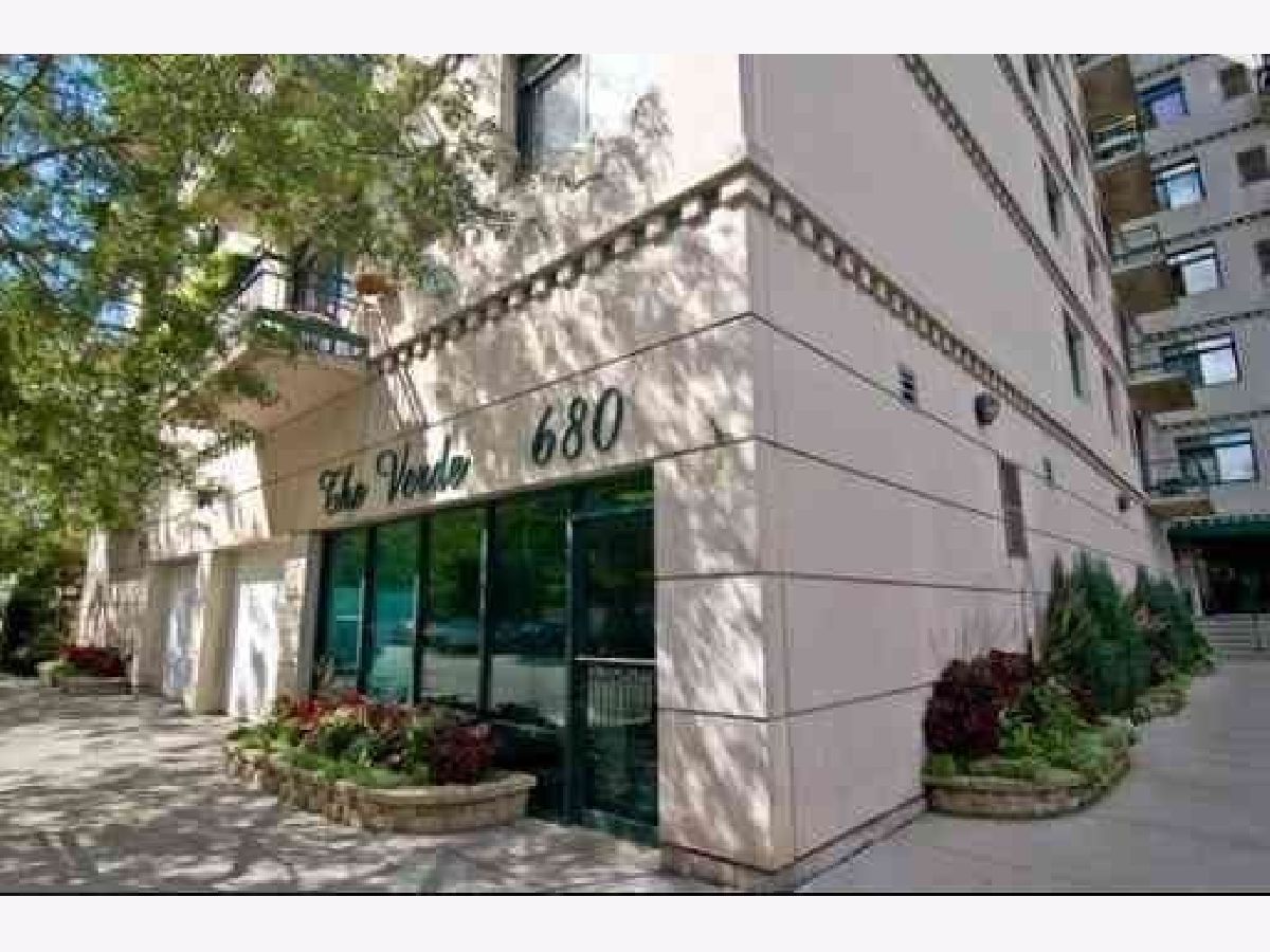 Condominiums Rented The Verde Chicago Illinois, 680 Green