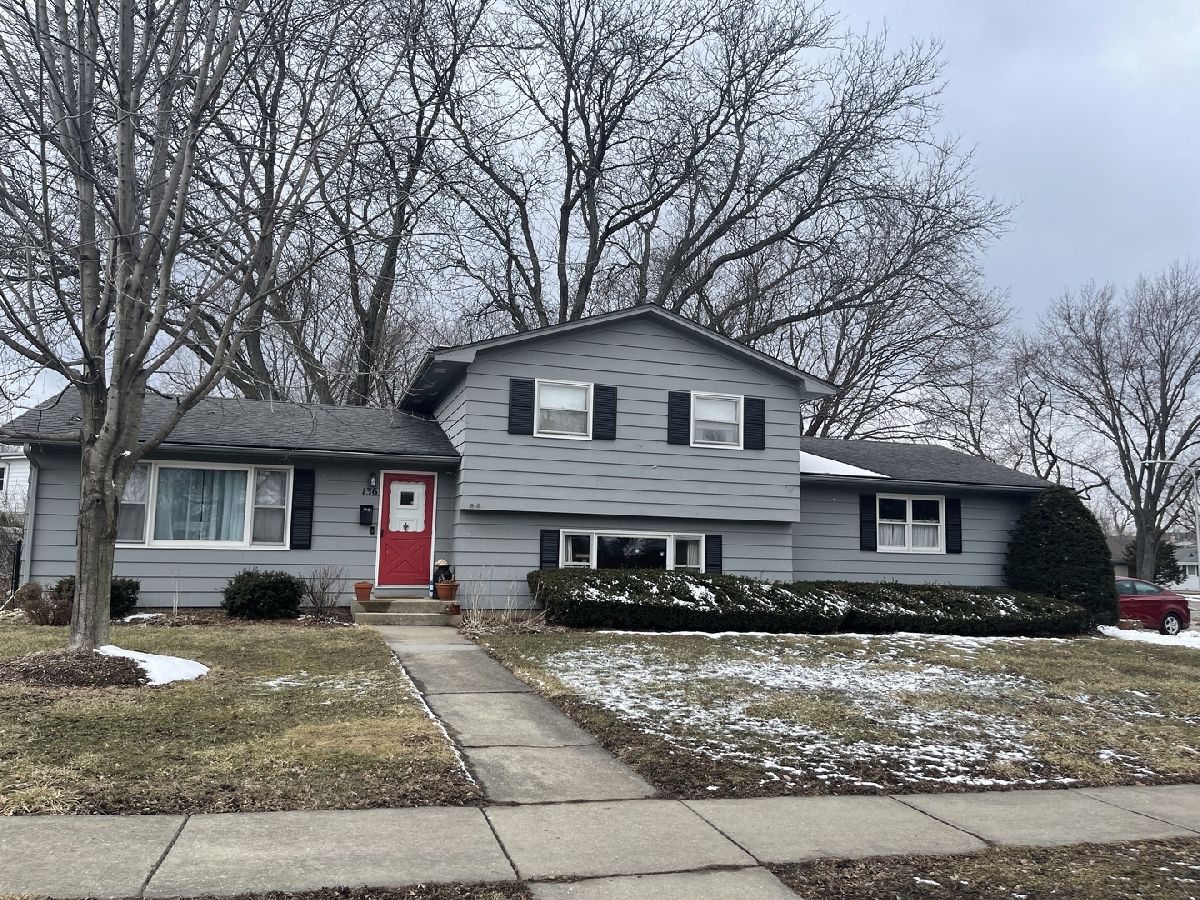 Homes Sold Country Knolls South Elgin Illinois, 136 Kathleen