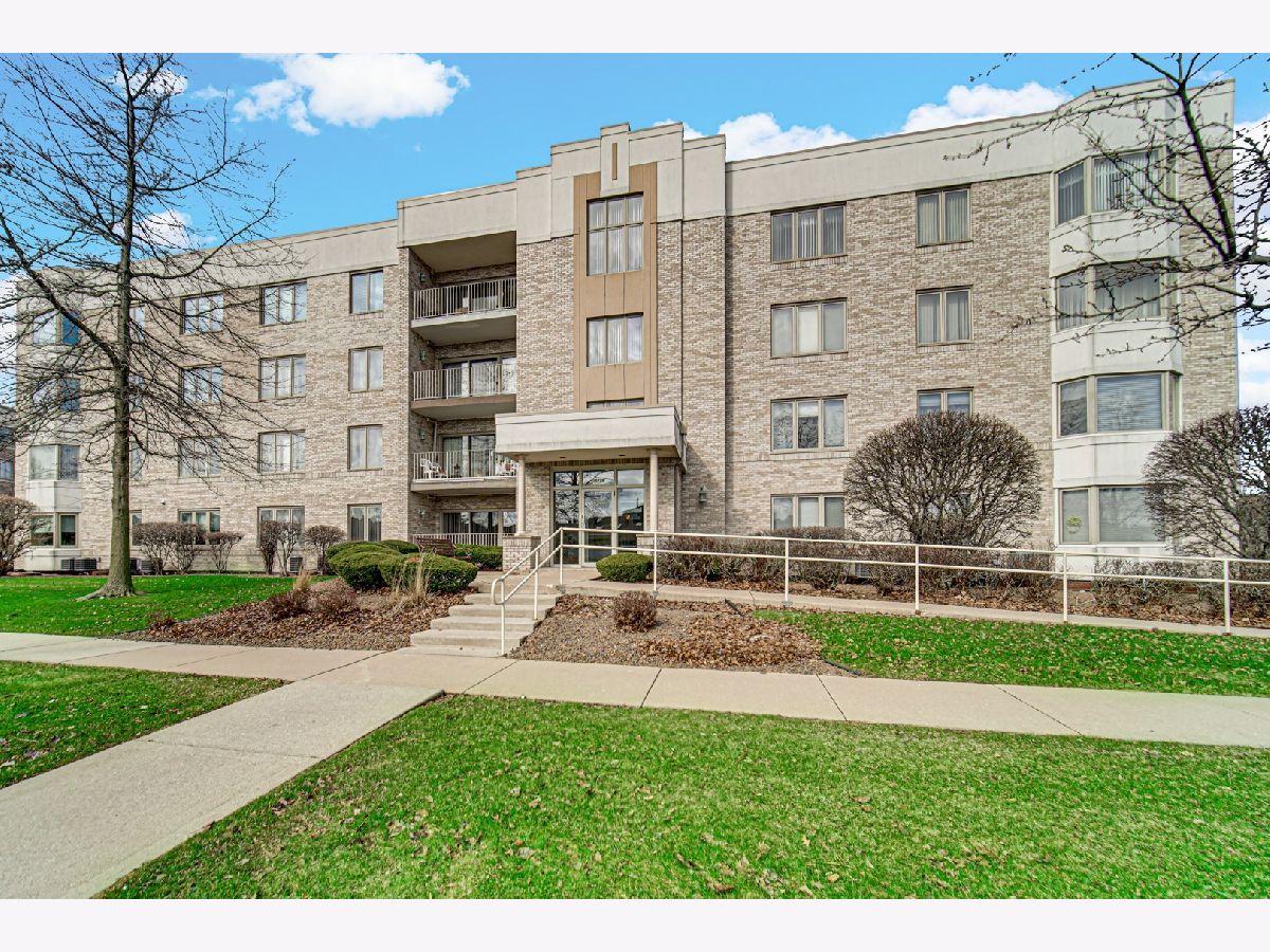 Condominiums Sold Eagle Ridge Condominiums Oak Lawn Illinois, 10720 Washington