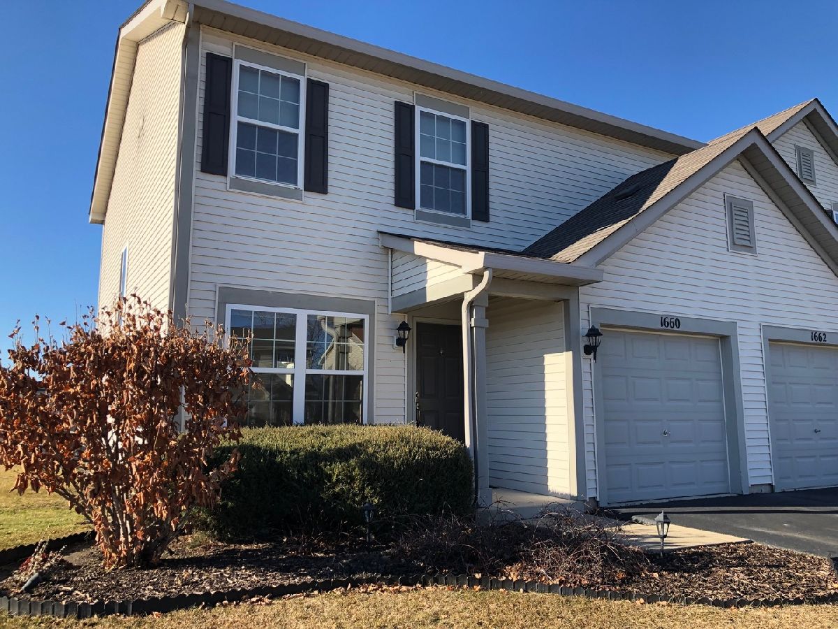 Townhomes & Homes Rented Lakewood Crossing Hampshire Illinois, 1660 Cameron