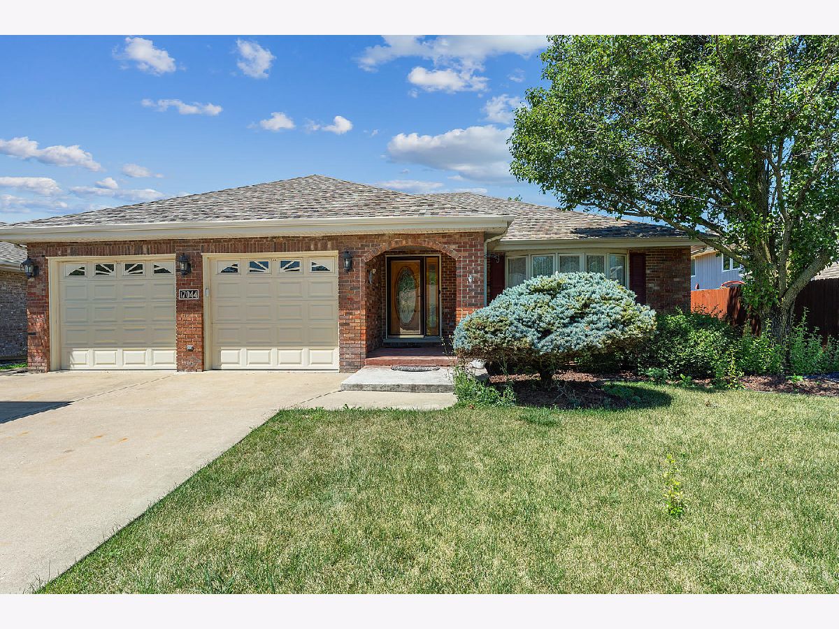 Homes Sold Jessica Estates Oak Forest Illinois, 17044 Danielle